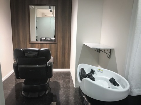 【中百舌鳥】≪完全週休2日≫≪マンツーマン施術≫丁寧なカウンセリング、洗練された技術がウリのメンズサロン！落ち着いた雰囲気でお客様に寄り添った施術ができる！「EFILL private men's salon（エフィルプライベートメンズサロン）」から理容師（理容室）の求人★☆