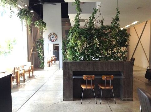 【今福鶴見】≪月8日休み＆社会保険完備≫教育システムもばっちりなので、安心して成長していけますよ！「y.be green rel（ワイビーグリーンリル）」からアシスタント（美容師）の求人☆★☆