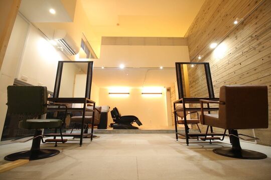 【浜の宮】≪20時までに退勤可能≫≪完全週休二日制≫≪社会保険完備≫≪日曜休みOK≫≪有給休暇あり≫≪産休育休実績あり≫≪ママさん歓迎≫≪車、バイク通勤OK≫≪アイラッシュ、ネイル、着付けを学べる≫トータルビューティーサロン！様々な技術を身に着けたい方にオススメ！「moon bow（ムーンボウ）」からスタイリスト（美容師）の求人☆☆