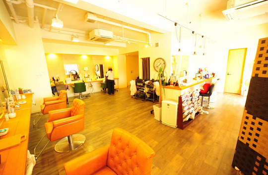 【古市】≪月1回半休あり≫地域密着型のアットホームサロン「chronoslowly（クロノスロウリー）」からアイリスト（アイデザイナー・まつ毛エクステ）の求人★☆