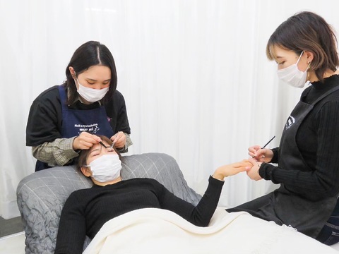 【東十条】≪完全週休2日制≫≪実働8時間≫≪土日休みOK≫お休みや待遇が充実！スタッフ同士仲が良く、日々教え合いながら成長しています！ライフステージが変わっても働きやすいサロンの「muu mii 東十条店（ムーミーヒガシジュウジョウテン）」からアイリスト（まつげエクステ・まつげパーマ・アイブロウ）の求人☆☆