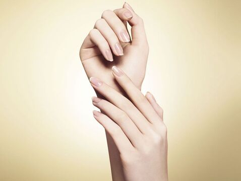 【池袋】≪月8日or完全週休2日の選択制≫≪社会保険完備≫≪賞与あり≫≪未経験OK≫爪と手先、指先の美と健康のサロン！派手なネイルをしなくても、爪や手肌を輝かせる事が出来るお仕事です！「Ongrace 東武百貨店池袋店（オングレーストウブヒャッカテンイケブクロテン）」からネイリスト（ネイル）の求人☆☆