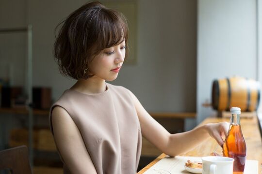 【北浜】≪月給24万円〜≫≪社会保険完備≫≪カットカラーは2〜2時間半時枠で施術≫客単価1万円以上の高単価サロン！業務委託、正社員、パートの働き方を選べる！マンツーマンで施術可能！「re:cloud（リクラウド）」よりスタイリスト（美容師）の求人☆★