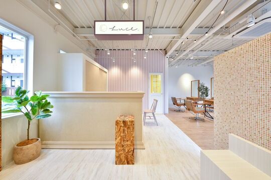 【播磨町≪社会保険完備≫≪完全週休2日制≫≪有給休暇あり！土日取得可能≫スタッフ同士仲が良く、チームワーク抜群!!長く働いて行ける環境が整ったアットホームサロン！高歩合の業務委託や週3日で日曜休みの時短社員も選択可能！「Luc.hair.design（ルクヘアーデザイン）」からスタイリスト（美容師）の求人☆★☆