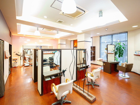 【指宿】≪完全週休二日制≫≪高単価≫≪社会保険完備≫≪寮完備≫≪ママさん美容師歓迎≫≪16時までの勤務OK≫≪20時までに退勤可≫≪マンツーマン接客OK≫待遇面など充実した環境で長く働きたい方へ！お子様がいるママさんも安心して働ける環境！高い還元率で、収入面も安心！「Buonasera 本店（ボナセーラホンテン）」からスタイリスト（美容師）の求人☆★☆