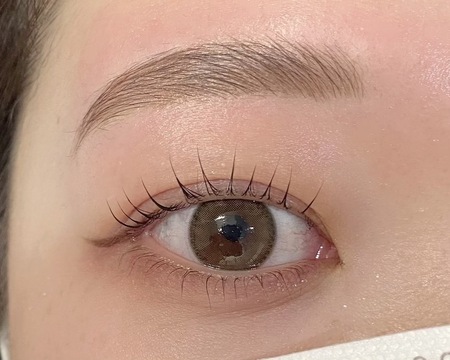 【赤坂】≪社会保険完備≫≪月給28万円≫≪月8日休み≫≪土日希望休OK≫頑張った分はしっかり歩合で還元!!トレンドを抑えた幅広い技術を学べるおしゃれサロン！「眉毛／まつ毛パーマ専門店 L lash（マユゲマツゲパーマセンモンテンエル ラッシュ）」からアイリスト（まつげパーマ・アイブロウ）の求人☆★☆