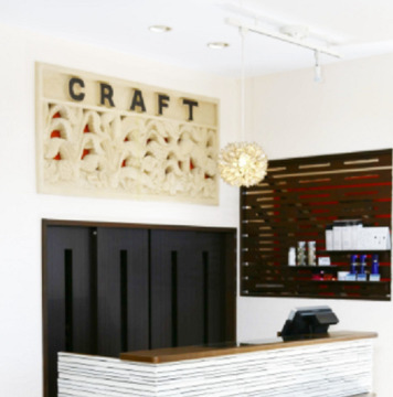 【公津の杜】◆完全週休2日制・20時までの退勤可能・メイクも学べる環境◆売上とリピート率でどんどん歩合が付く！最新の技術を提供しお客様に愛されるサロン「美容室クラフト 富里店（ビヨウシツクラフトトミサトテン）」からスタイリスト（美容師）の求人☆★