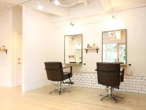 【横堤】≪営業時間内レッスン≫≪最短2年でデビュー≫≪完全週休2日制≫≪土日休み自由！≫YUMEシャンプーで施術されるアロマヘッドスパなどが人気のサロン！マンツーマンレッスンで早期デビューが目指せます！「S'il ette hair&spa（シルエットヘアアンドスパ）」からアシスタント（美容師）の求人★☆★