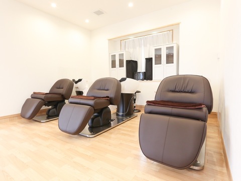 【西那須野】≪自由出勤制≫≪マンツーマン施術≫≪カットカラー2時間枠≫あなたのライフスタイルにあわせて柔軟に勤務することができます！半個室空間でオシャレな「ALITY（アリティ）」からスタイリスト（美容師）の求人☆★