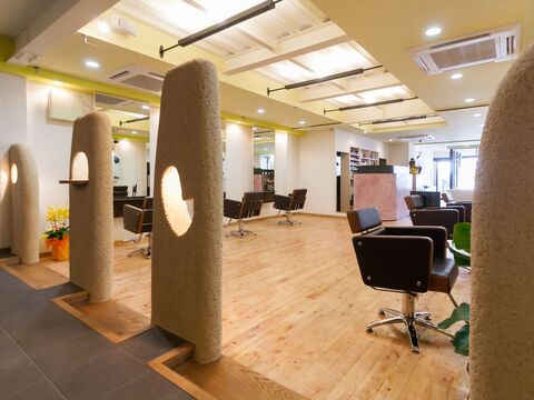 【甲子園口】≪平均退社20時♪≫≪下がらない給料体制≫≪入客チャンスあり≫!!着付け、メイク、マツエクなど様々な技術も学べます!!地域のお客様から愛されるアットホームサロン!!“dekujin tri（ジェクイントルジ）”からスタイリスト（美容師）の求人☆★