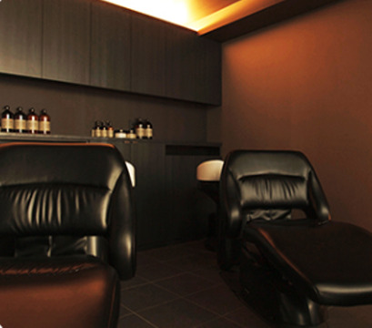 【旧居留地・大丸前】入客チャンスあり♪今までの経験を活かして一緒にサロンを盛り上げていきませんか 一人一人を大切にしたいと思いを持ったオシャレサロン¨carus hairdressing（カリュス ヘアドレッシング）¨からJr.スタイリスト、スタイリスト（美容師）の求人☆★