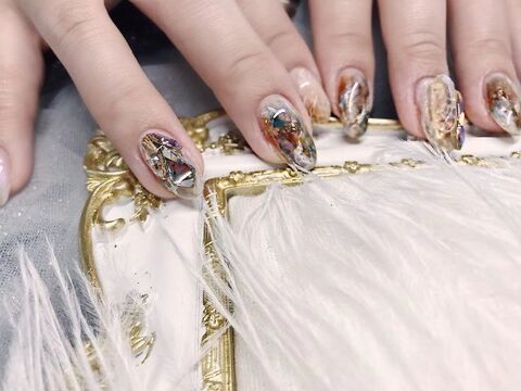 【京橋】私服勤務OK！メイク・髪色自由！おしゃれをして働く事が出来る環境！今までの経験をフルで生かしてみませんか ”morelia nail（モレリア ネイル）”からネイリスト（ネイル）の求人