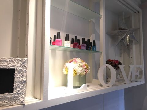 【苦楽園口】≪経験者大歓迎≫≪週2日〜OK≫≪主婦の方も大歓迎≫主婦の方やお子様がいらっしゃる方でもアイリストとして働ける！地域密着型の可愛いお店！アットホームで魅力的なサロンLovelya（ラブリア）からアイリスト（アイデザイナー・まつ毛エクステ）の求人★☆★