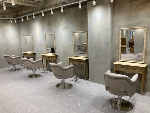 【山本】≪入客チャンス大≫≪19時過ぎには退勤可能≫ライフスタイルに合わせて勤務できるフリースタイルな働き方がオススメ！土日の休みや時短勤務も気軽に相談してください！ご家庭があるママさん美容師も大歓迎！「Jil（ジル）」からスタイリスト（美容師）の求人★☆