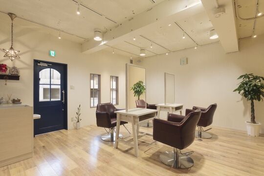 【七隈駅】≪月給25万円スタート≫≪社会保険完備≫≪完全週休2日制+日曜日休もアリ≫働きやすい環境をお探しの方必見！！トリートメント・スパメニューに特化し「美髪」を作るヘアサロン「Mireel（ミリール）」からスタイリスト（美容師）の求人☆☆