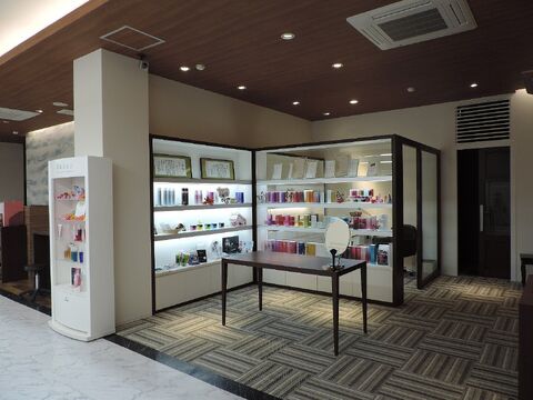 【和白】≪高月給スタート・お休み日数選択OK・社会保険完備・日曜日お休みOK≫充実した福利厚生で長くお仕事できる環境♪毎月多くのお客様がご来店される「CANDY BOX 和白店（キャンディボックスワジロテン）」からスタイリスト（美容師）の求人☆☆