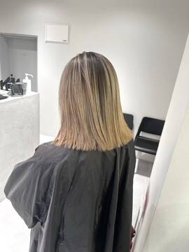 【喜連瓜破】≪社会保険完備≫≪最低保障給あり≫≪土日休み相談可≫≪高単価≫≪独立支援あり≫ハイトーンなどのデザインカラーが人気のカラー特化型サロン！髪質改善にも力を入れております！しっかり働いて稼ぎたい方、技術を磨いて成長したい方必見！「Luis 瓜破（ルイスウリワリ）」からスタイリスト（美容師）の求人★☆