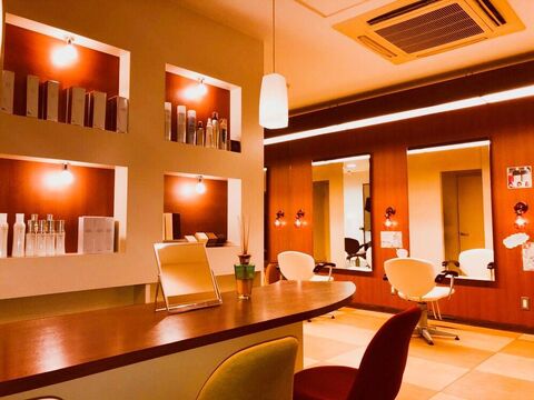 【布施】幅広い技術スキルを取得可能☆集客があるので、入社後すぐに入客してもらえますよ◎少人数のプライベートサロン！「cut studio Prima Vera（カットスタジオプリマヴェラ）」からスタイリスト（美容師）の求人☆★