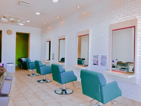 【町方】≪有給休暇あり≫希望通りのシフトでプライベートも充実！ママさん美容師も働きやすい環境を整えています！「UNDERTREE ROOTS（アンダートゥリールーツ）」からスタイリスト（美容師・理容師）の求人☆★