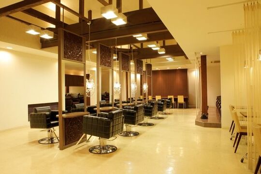 【久米田】≪完全週休2日制≫≪社会保険完備≫≪アシスタント月給20万円スタート≫充実の待遇面で長く安心して活躍できる！女性は髪からもっと素敵になるをコンセプトに、確かな技術と癒しを提供する人気ヘアサロン『ROZA origin.（ローザ オリジン）』からアシスタント（美容師）の求人☆☆