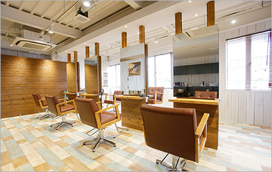 【新宿】≪正社員or業務委託選択可≫≪最低保障給25万円≫希望の勤務スタイルで働けます！バリバリ稼ぎたい方にも、自分のペースで働きたい方にもオススメです！「Garret 新宿店（ギャレットシンジュクテン）」からスタイリスト（美容師）の求人☆★☆