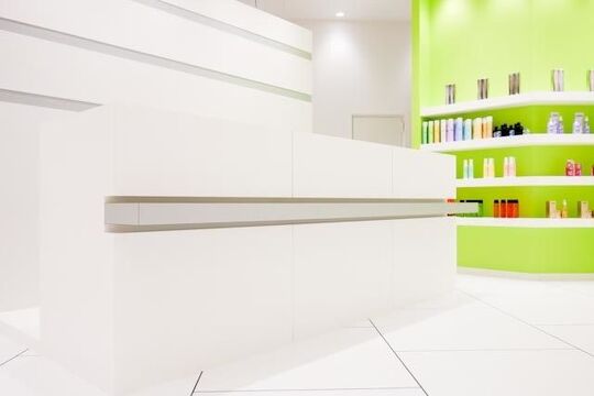 【津田沼】＜完全週休2日制＞＜社会保険完備＞抜群の待遇を擁する全国に展開するサロン☆充実の教育体制があるので美容師を続けてもらえる環境です♪TAYA ミーナ津田沼店（タヤ ミーナツダヌマテン）からアシスタント（美容師）の求人☆★