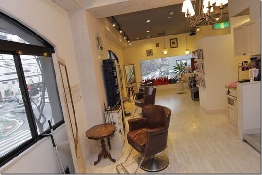 【赤坂】《パート・アルバイトOK》夜遅くまでレッスンをする事がないのでプライベートの時間も大切にできます♪店内はとってもオシャレでお仕事するのが楽しくなるヘアサロン「matilda（マチルダ）」からアシスタント（美容師）の求人★☆★