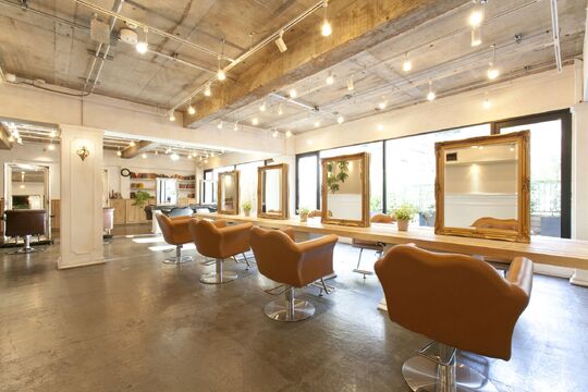 【銀座】◆有給休暇あり・営業中の練習可能・早期デビューを目指せる◆アシスタントでもモデル施術時に歩合が50%付きます！！稼ぎつつどんどん技術を磨いていけるサロン「terrace（テラス）」からアシスタント（美容師）の求人☆★☆