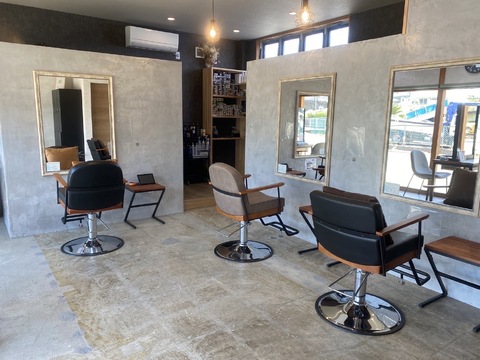 【藤並駅】≪2年以内にデビュー可能≫≪土日休み月1回までOK≫≪20時までに退勤可能≫≪ママさんの応募歓迎≫カラー専門店ならではの、サブスクメニューでお客様の理想のスタイルをキープし続けるサロン！「COLOR LaB（カラーラボ）」からアシスタント（美容師）の求人☆★