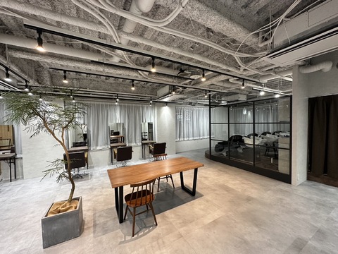 【梅田】 ≪個人SNSの広告費用として毎月手当あり≫≪月8,9日休み≫≪マンツーマン入客≫≪髪質改善・ショートヘア・ボブスタイル・メンズへア≫毎月の広告費用のサポートでSNS集客を応援！セミナーサポートもあり技術力の向上も目指せます！「soi due（ソイデュエ）」からスタイリスト（美容師）の求人☆★