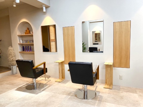 【関大前】≪社会保険完備≫≪月8日休み≫≪実働8時間≫カラー・トリートメントはケアに特化したラインナップ！平均1万円の高単価サロン「umi（ウミ）」からスタイリスト（美容師）の求人★☆