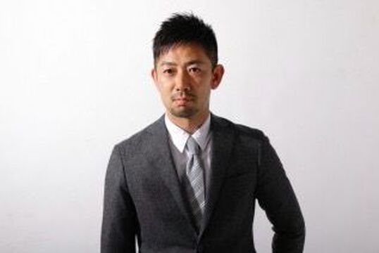 【夙川】≪週休2日≫≪社会保険完備≫働きやすさ抜群♪家族のようにスタッフさん同士の仲が良い！地域密着のメンズ専門店「FRISEUR（フリゼーア）」から理容師（理容室）の求人☆★