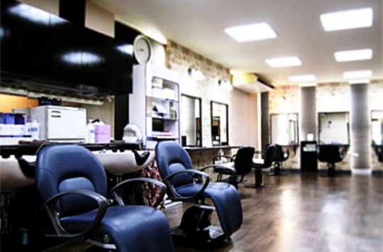 【古河駅】◆日曜定休・19時までに退勤可能・有給休暇あり◆日曜定休と19時までの勤務で、プライベートも充実！自分にあったは働き方の出来るサロン「美容室ルピナス 古河西口店（ビヨウシツルピナスコガニシグチテン）」からスタイリスト（美容師）の求人☆★