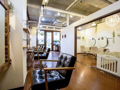 【上本町】≪完全週休二日制≫個人のペースでレッスン可能！店内とスタッフさんの雰囲気が暖かく、働きやすい！プライベートも充実できる「JITA（ジタ）」からアシスタント（美容師）の求人☆☆