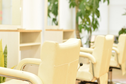 【中庄】≪日曜休みあり・社会保険完備・選べるお休み日数・育休産休実績あり・ブランクOK・予約を切って休憩取得可能≫業界トップクラスの福利厚生！自分の時間も大切にしながらメリハリをつけて活躍できるサロン「rursus 中庄店（ルルススナカショウテン）」からスタイリスト（美容師）の求人☆★