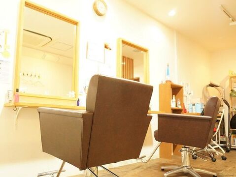 【JR尼崎】≪毎週月日定休≫≪平均17時退勤≫ママが働きやすい環境づくりを心掛けています！正社員でもパートでも相談可能！可愛い雑貨が並ぶアットホームサロン「Chouchou（シュシュ）」からスタイリスト（美容師）の求人☆☆