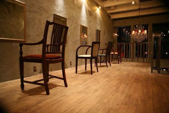 【都島】滅多に中途採用をしないサロンから求人募集！努力次第で早期デビューが目指せます。お洒落アンティークサロンBarrette（バレッタ）からアシスタント（美容師）の求人★☆