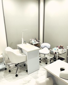 【千代川町】≪日曜日定休≫≪トータルビューティーサロン≫≪社会保険完備≫スタッフ仲抜群！慰安旅行もあります！「Li'z beauty salon（リズビューティーサロン）」からアイリスト（まつげエクステ・まつげパーマ・アイブロウ）の求人☆☆