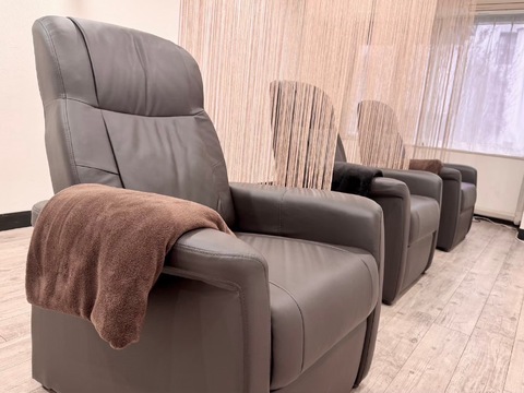 【博多駅】◆社会保険完備・残業なし・実働8時間・産休育休実績あり・髪色ネイル自由◆充実の研修体制で、最短2週間デビュー！たくさんのお客様をキレイにできるホワイトなサロン！ママさんアイリストも応援しています！「Celeste 天神大名店（セレストテンジンダイミョウテン）」からアイリスト（まつげパーマ）の求人☆☆