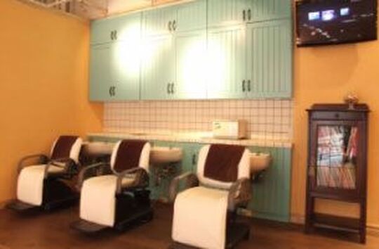 【赤坂】≪社保完備≫≪有給休暇アリ≫サロンワーク中心でお仕事する環境！！広々とした店内でお客様を大切にしています☆働きやすい環境が整っているアットホームなヘアサロン「OHANA INTERNATIONAL（オハナインターナショナル）」からアシスタント（美容師）の求人☆★☆