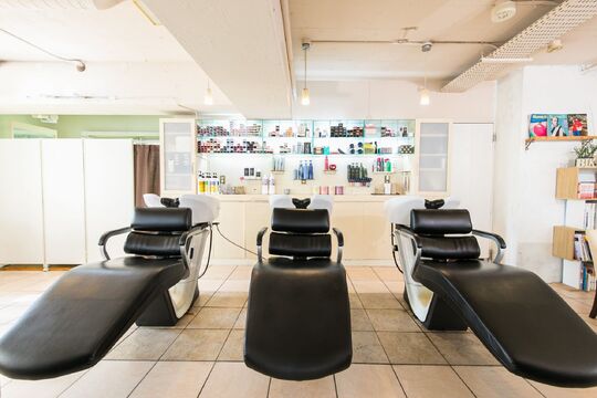 【中野】◆月給20万円スタート・営業中のレッスン可能・休日数選択可能・社会保険完備◆マルチに活躍できる美容師を目指せる環境、お客様1人1人のカウンセリングを大事にすることで、地域から信頼を得ているサロンsalon bika（サロンドビカ）からアシスタント（美容師）の求人☆★