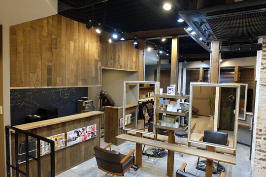 【千里山】≪正社員と委託を選択可能≫≪フリー40％／指名50％売上還元≫≪最低保証給20万円≫≪20時までに退勤可≫平均の給与は30〜35万円！バリバリ稼げる環境です！土日休みや連休もOKなのでリフレッシュしながら働いてもらえます！「HES（ヘス）」からスタイリスト（美容師）の求人☆★