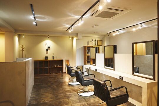 【石橋】《社会保険完備》スタッフの夢や目標を全力で応援するサロン♪“ひだまり”のように思いと温かさがあふれる「Solana（ソラーナ）」からアシスタント（美容師）の求人☆★☆