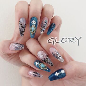 【渋谷】≪社会保険完備≫≪月8日休み≫≪土日のお休みOK≫≪スカルプを学びたい方にオススメ≫技術力が高く、女性が働きやすい環境です！ベテランのスタッフが多く仲もいいので、安心して働くことができますよ！NailSalon GLORY（ネイルサロングローリー）からネイリスト（ネイル）の求人☆☆