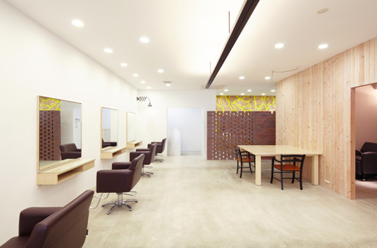 【JR藤森】◇◆日曜定休あり◆◇スタッフ想いのオーナーさんと明るい雰囲気のスタッフさんが魅力♪開放感のある店内で、のびのび働いていけます！地域のお客様に愛される「knot Hair（ノットヘアー）」からスタイリスト（美容師）の求人☆★