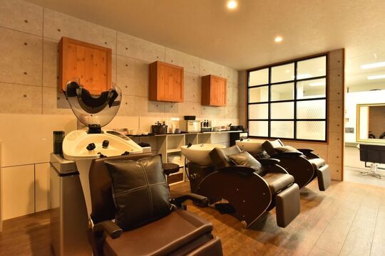 【鳥栖駅】≪残業なし≫≪扶養手当あり≫≪地域密着型≫平均退勤時間19時！！お客様との時間を大事にしたい方にオススメなアットホームサロン「niko（ニコ）」からスタイリスト（美容師）の求人☆★☆