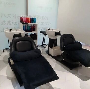 【宮交シティ】≪完全週休二日制・社会保険完備・カラーとヘッドスパの専門店≫プチプライスでもワンランク上の技術・接客をお客様に提供するサロン！長く働きやすい高待遇を用意しています！カラーのみなのでカットが苦手な方も安心！お客様に愛されるカラーとヘッドスパの専門店「eracy spot 宮交シティ店（エラシースポットミヤコウシティテン）」からカラーリスト（美容師）の求人☆☆