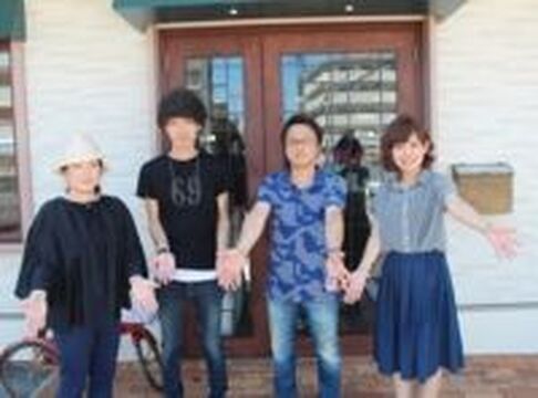 【原】≪月給18万円スタート・アシスタント専任OK・19時に退勤可能≫しっかりとお客さまに向き合って楽しくお仕事しましょう！圧倒的な地域密着サロン「Hair make Lively（ヘアーメイクライブリー）」からアシスタント（美容師）の求人☆★☆