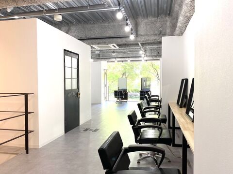 【栄】≪技術売上42％還元＆指名料全額バック≫イマ流行りのメンズサロン！最新スタイルを提供していきます！マンツーマンでお客様としっかり関わることができる「L. NAGOYA 栄店（エルナゴヤサカエテン）」からスタイリスト（美容師）の求人★☆