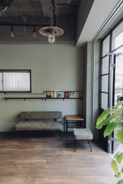 【江坂】≪マンツーマン接客≫≪住宅手当あり≫≪社会保険完備≫プライベートも充実できます！自然体で過ごせる居心地のいいサロン「WAVE（ウェーブ）」からスタイリスト（美容師）の求人☆☆